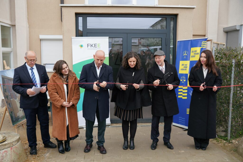 perurohen-investimet-e-eficiences-ne-kater-ndertesa-sociale-ne-obiliq-dhe-drenas