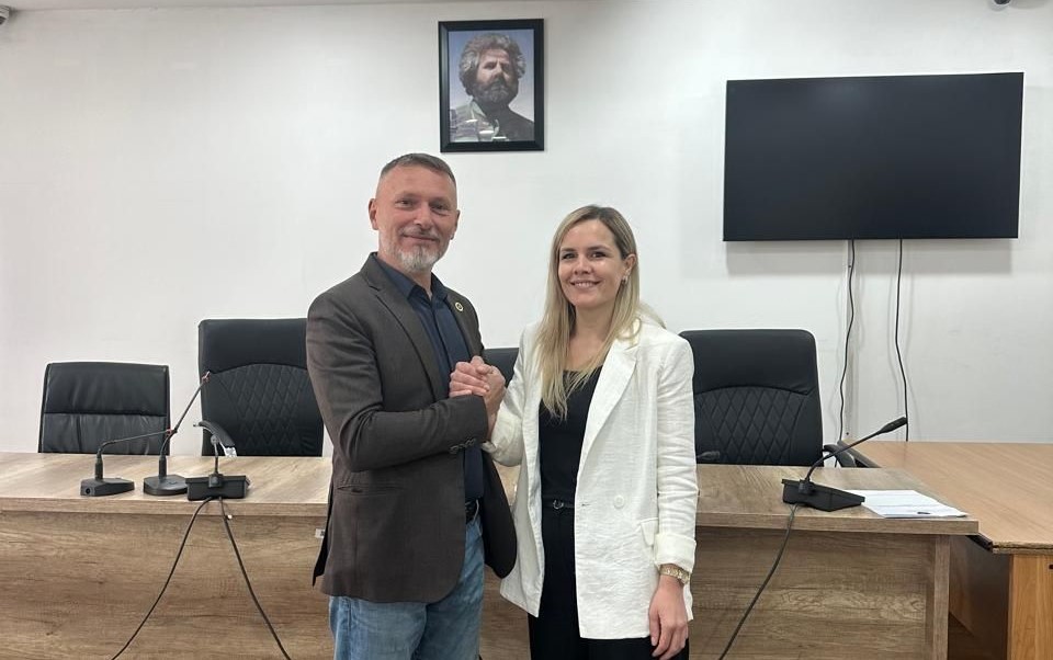 Gjelbrim Halili i bashkohet Kuvendit Komunal të Fushë Kosovës si asamblist i AAK së