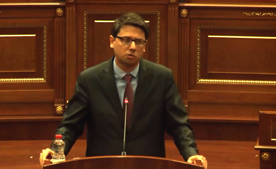 Hekuran Murati  pleqnon  në Kuvend dhe nis fushatën   Delegatët e juaj s po u përfaqësojnë  kur t ua kërkojnë votën kujtojani këtë 