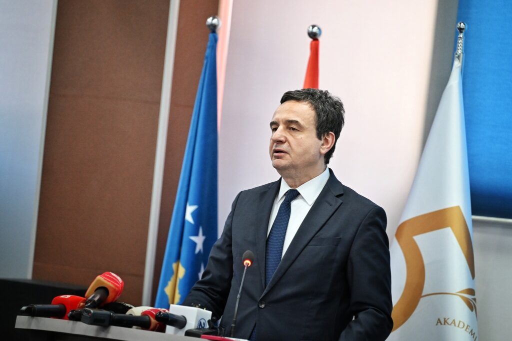 Kurti ua tregon  pistat  PDK së e LDK së ku t i kërkojnë emrat për President