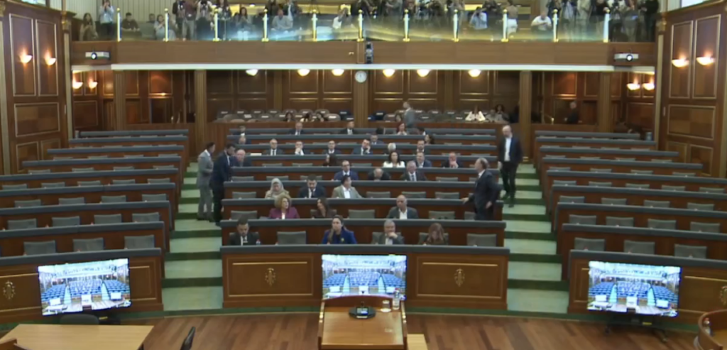 Vazhdon seanca për zgjedhjen e presidentit  mungon opozita