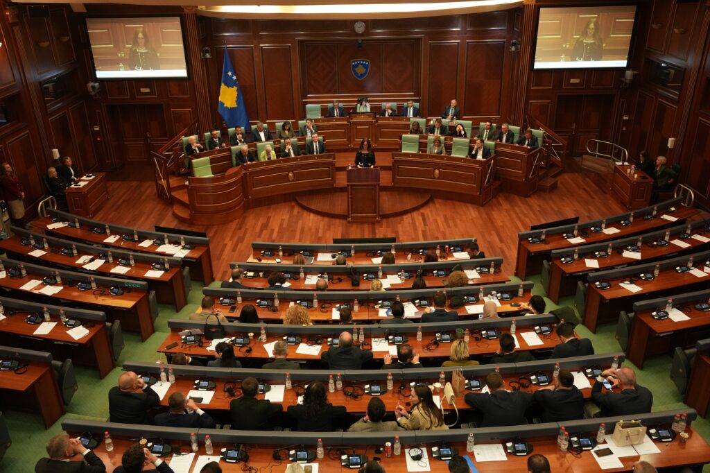 S ka nevojë për dekret  Nëse nuk ka president deri në mesnatë  vendi shkon automatikisht në zgjedhje