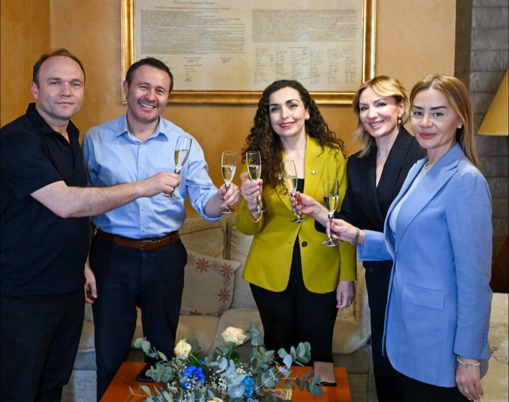 Osmani viziton familjen Zeneli Prenaj për Pashkët  thekson vlerat e bashkimit