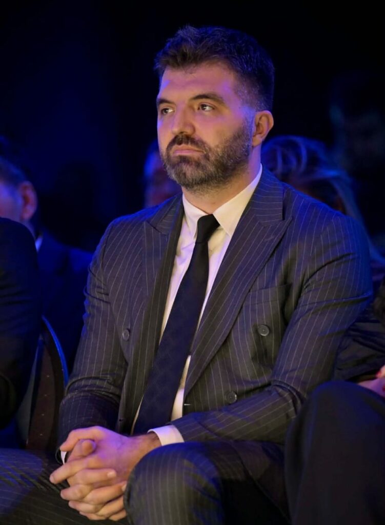 Sadiku  Tentativa e Kurtit duket të jetë ose ta çojë vendin në zgjedhje  ose të hyjë në koalicion me PDK në