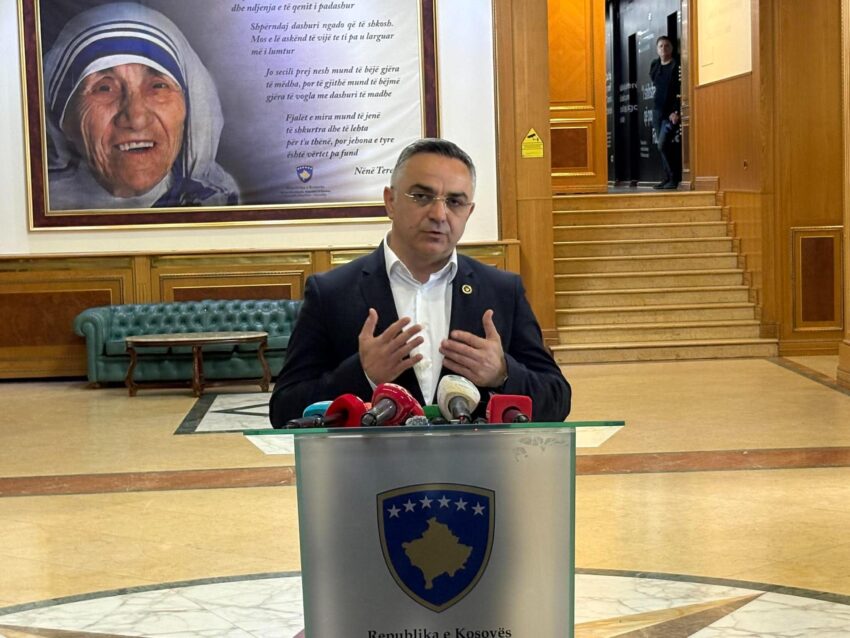 Tahiri i AAK së  Nuk marrim pjesë në seancën për president ku propozohen dy kandidatë prej një partie