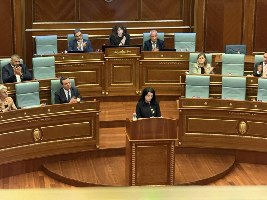 Vasfije Krasniqi e emocionuar  Drita ka munguar  shumë histori mbetën të heshtura   por sot zëri ndriçon 