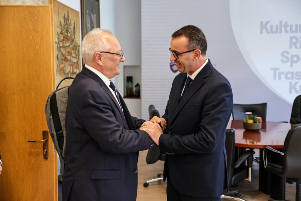 Ministri Gashani pret në takim presidentin e Lojërave Mesdhetare Prishtina 2030