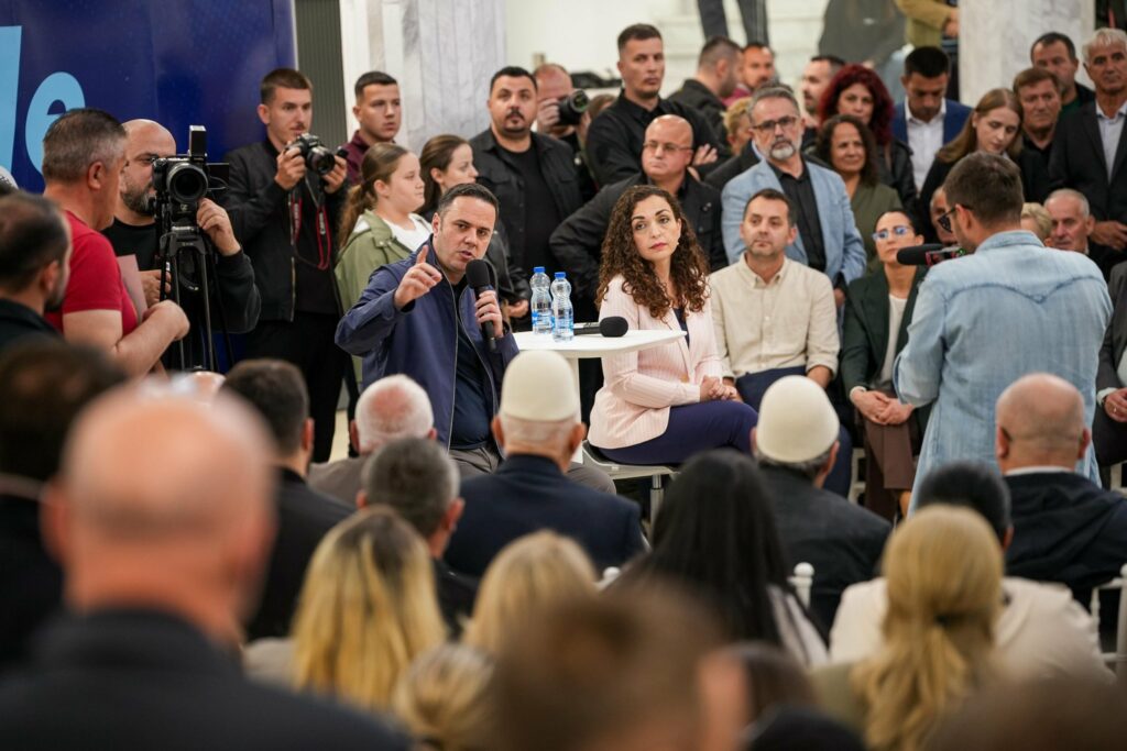 Abdixhiku dhe Osmani në Suharekë  Platforma jonë po merr vëmendje të madhe nga qytetarët