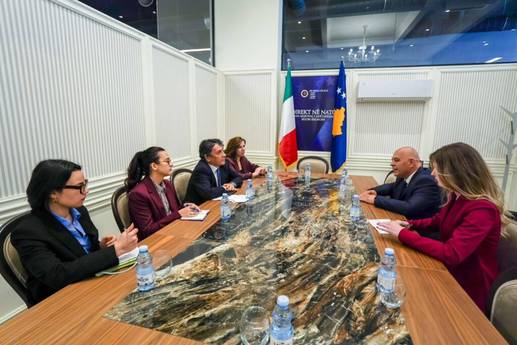 Gjini pret në takim ambasadorin italian  Në këtë udhëkryq politik  mbështetja e aleatëve tanë perëndimorë është jetike