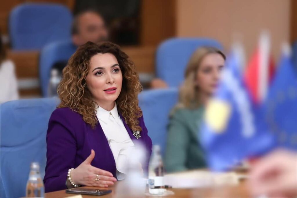 Reshitaj  Qytetarët do ta ndëshkojnë Albin Kurtin me votë