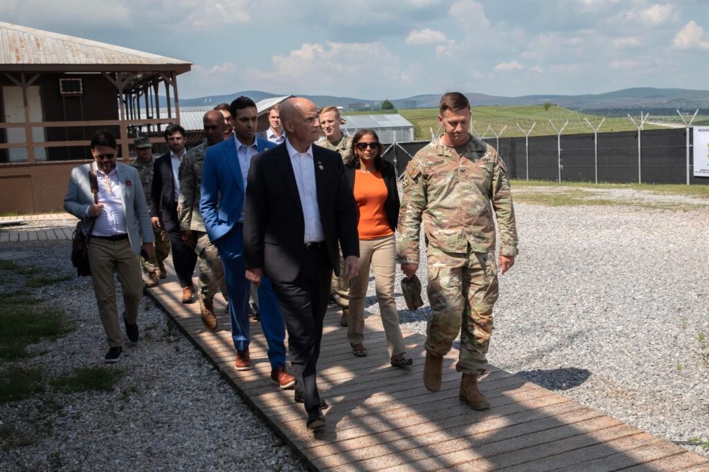 Delegacioni i kongresistëve amerikanë mbërrin në Kosovë