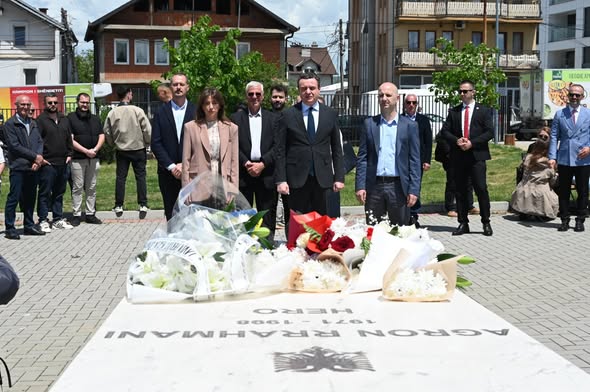Në 28 vjetorin e rënies  Haxhiu dhe Kurti kujtojnë heroin Agron Rrahmani