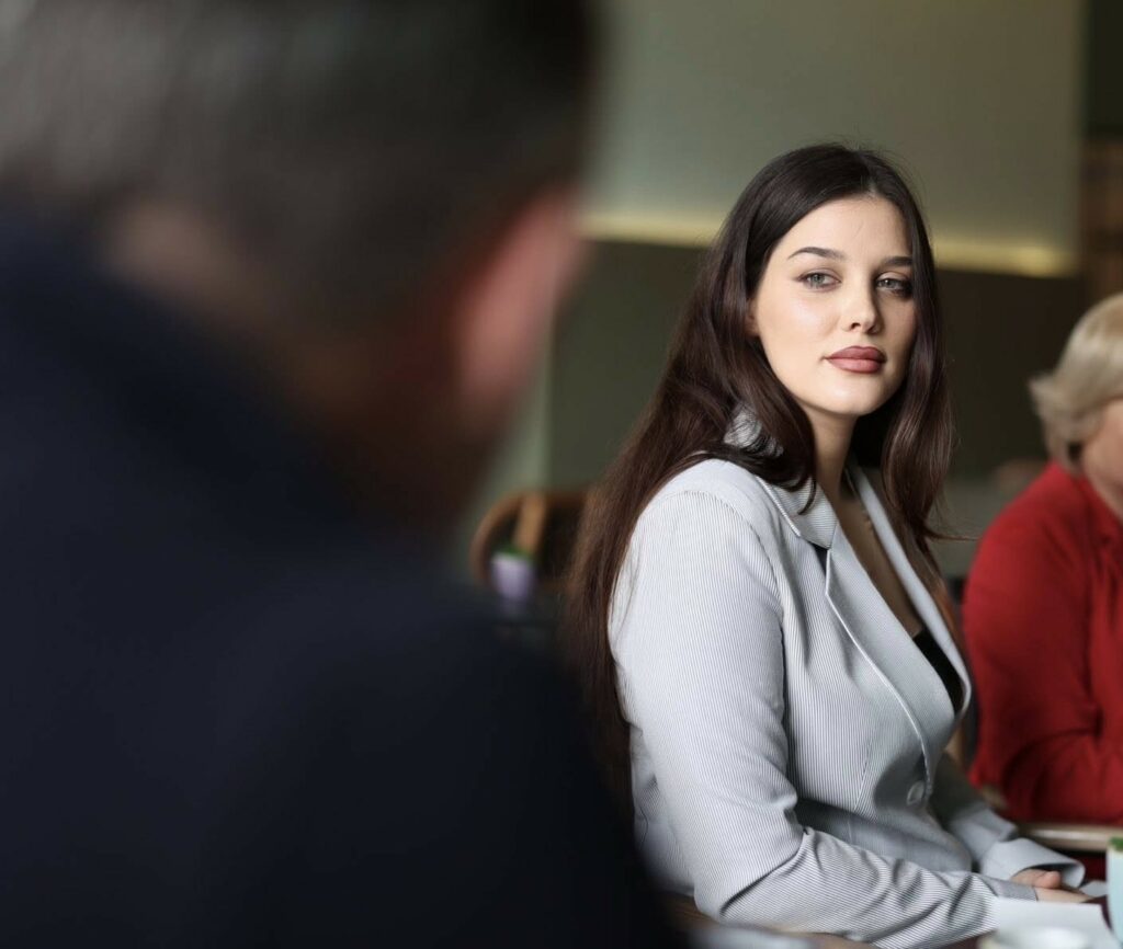 Kush është kandidatja për deputete në listën e PDK së me numër 29 