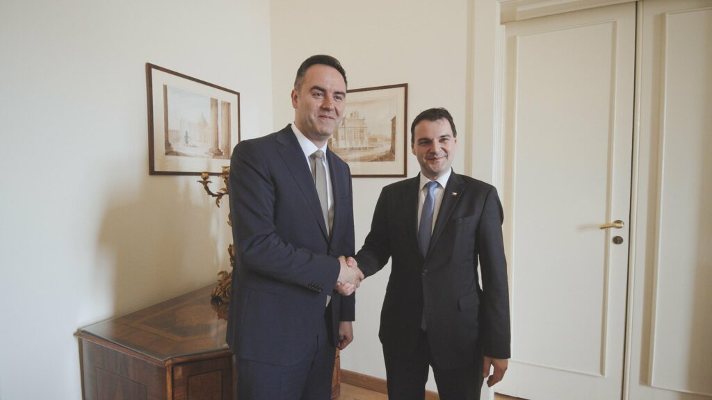 Konjufca takohet me ministrin e Jashtëm çek në Pragë  diskutohet integrimi evropian i Kosovës