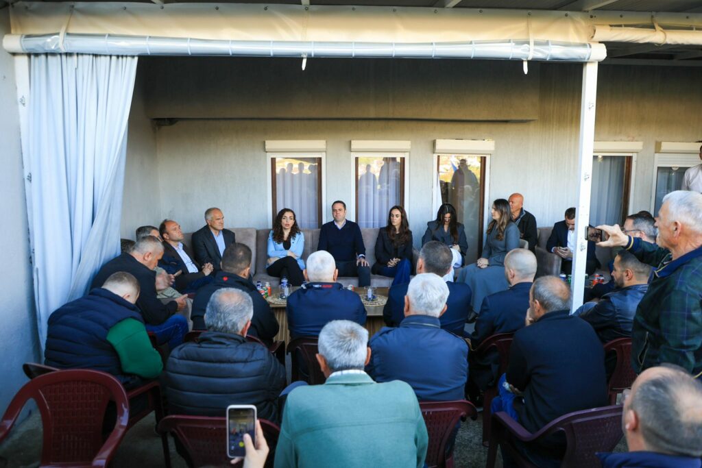 Osmani mirëpritet nga familjet Rexha  Vitia dhe Dobratiqi