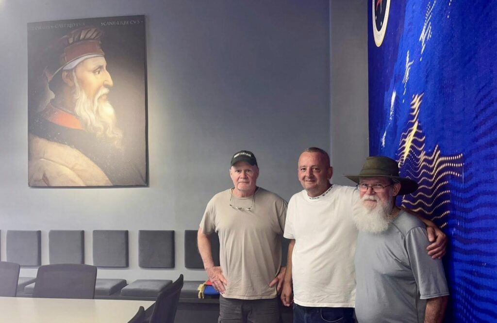 Dy veteranët nga SHBA ja mbështesin kandidatin e AAK së për deputet  Ramë Bislimin