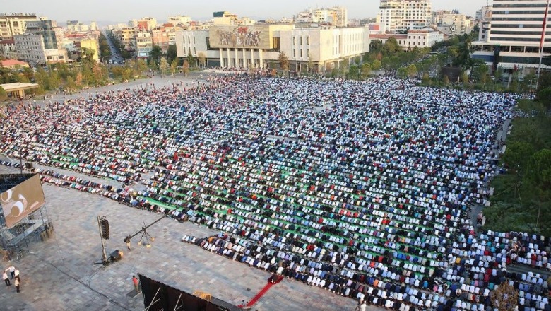 Namazi i Bajramit në Shqipëri falet të mërkurën në orën 6 30