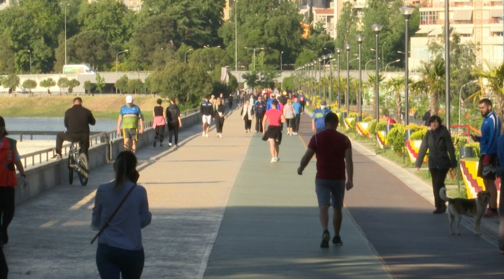 Emigracioni po zbraz Shqipërinë  28 500 banorë më pak në 2025 n