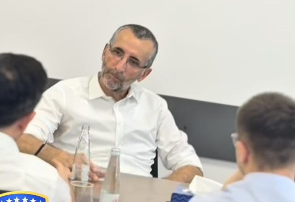 Ministri Dimal Basha takohet me Drejtorin Ekzekutiv të IGGI së në UP  Dr  Përparim Ahmetin