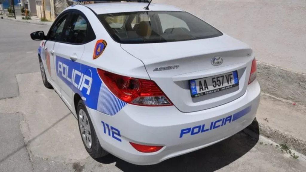 Ngjarje tragjike në Elbasan  i moshuari i hedh benzinë gruas dhe ia vë flakën
