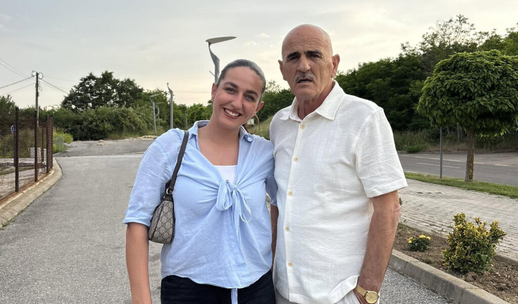  Më mësove forcën dhe dashurinë për familjen e atdheun    letra prekëse e Vlorës për babain e saj  Sahit Jasharin