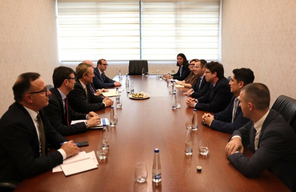 delegacioni-i-bqk-se-takohet-me-delegacionin-e-fmn-se-takimi-u-fokusua-ne-zhvillimet-globale-financiare-dhe-makroekonomike