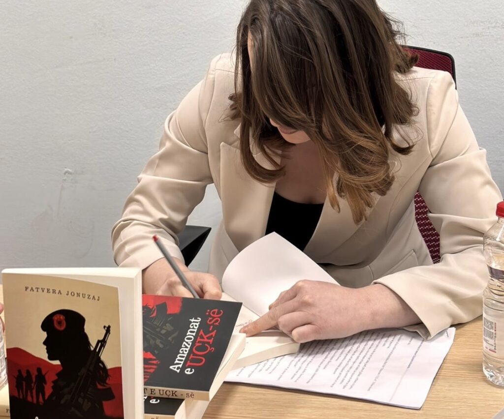 Promovohet vepra  Amazonat e UÇK së  e autores Fatvera Jonuzaj