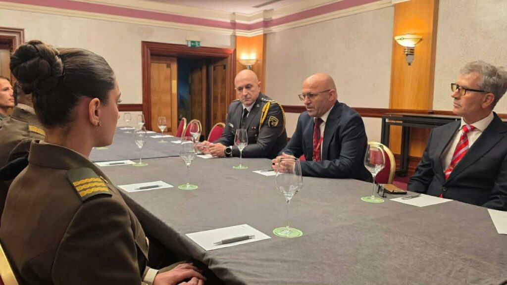 Delegacioni i Ministrisë së Mbrojtjes zhvillon aktivitete zyrtare në Vukovar të Kroacisë