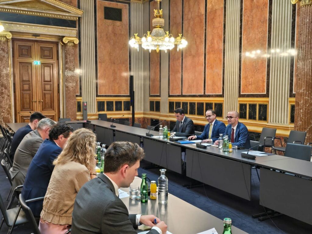 Zëvendësministri Ahmeti takoi deputetët anëtar të Grupit Parlamentar për marrëdhëniet dypalëshe me Kosovën