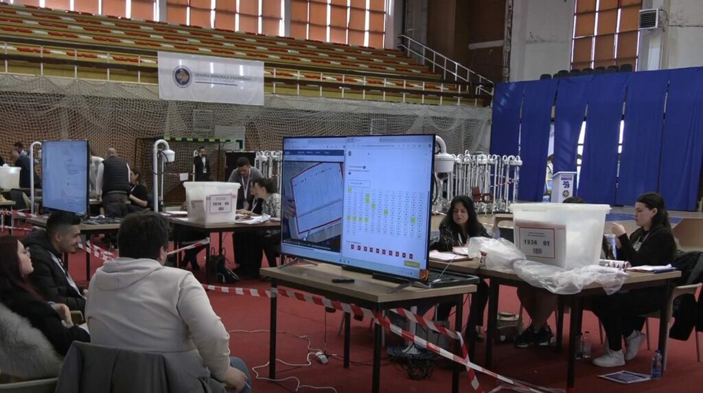 Çfarë thonë në KQZ  pse mandatet kalojnë nga një subjekt te tjetri gjatë numërimit të votave