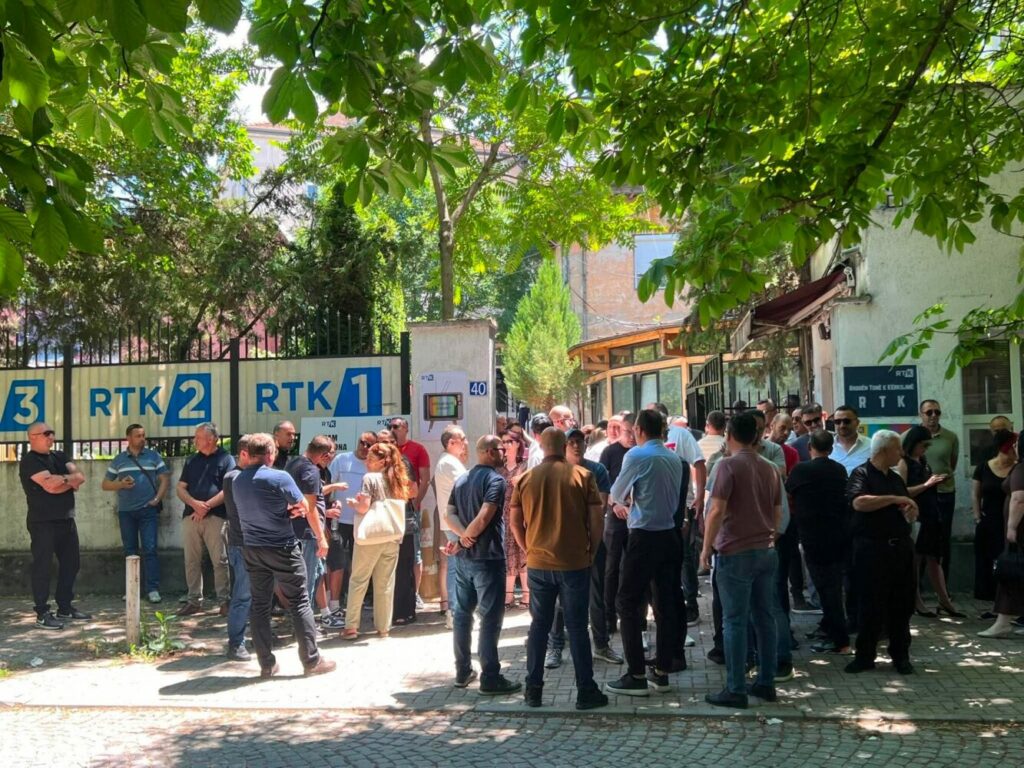 RTK ja pa paga të plota  sindikatat paralajmërojnë protesta nga e hëna nëse s ka zgjidhje
