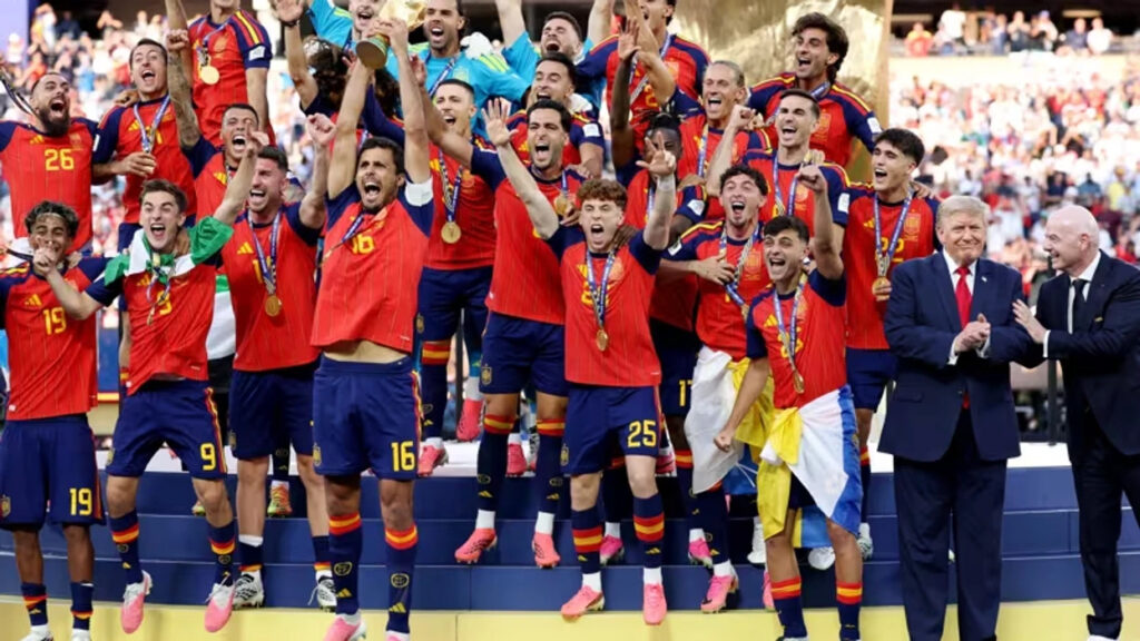 Lotët e Messit  medaljet dhe ngritja e trofeut nga Spanja   momentet e fundit të finales së Kupës së Botës