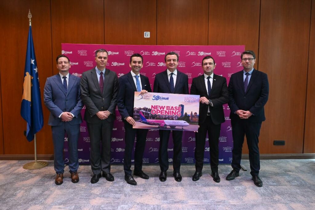 Kryeministri në detyrë Kurti mori pjesë në ceremoninë e hapjes së bazës operative të Wizz Air në Aeroportin Ndërkombëtar të Prishtinës  Adem Jashari 