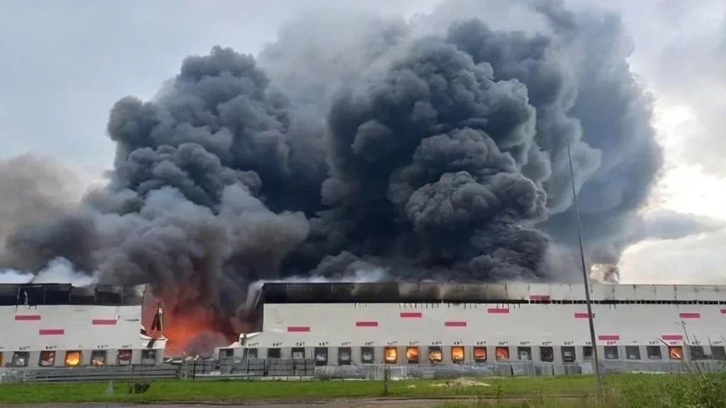 Dronët godasin rajonin rus Ryazan  digjen depot e Wildberriesit