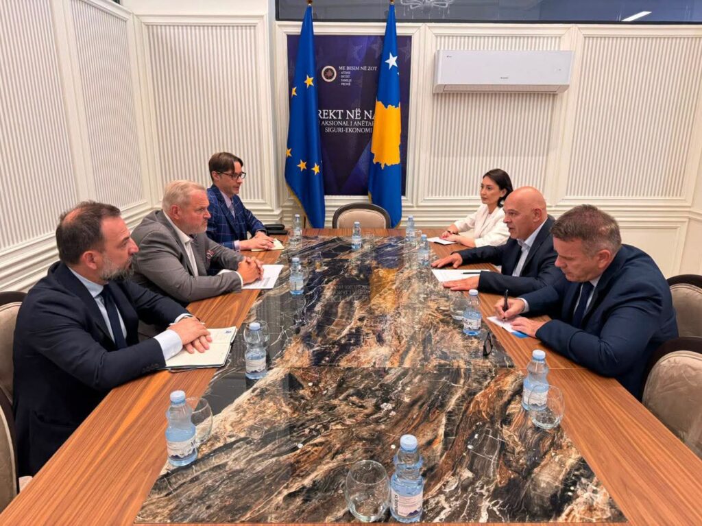 Gjini takon raportuesin e PE së për Kosovën  Papërgjegjësia politike po e dëmton vendin
