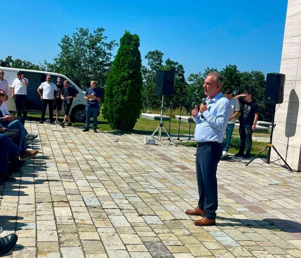 Malisheva nderoi dëshmorët e rënë në Betejën e Rahovecit  në 28 vjetorin e saj