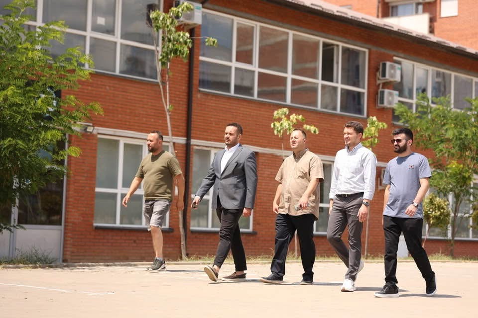 Elshani  Shkolla  Pavarësia  në  Muharrem Fejza  do të bëhet me terren të ri sportiv multifunksional