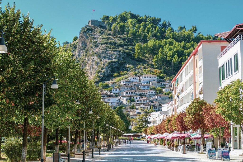Travel of Path  Shqipëria  destinacioni që po ndryshon Evropën