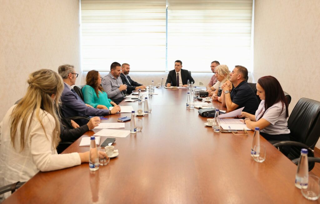 bqk-ja-nis-aktivitetet-e-mbeshtetura-nga-be-ja-per-themelimin-e-sistemit-te-kosoves-per-monitorimin-e-falsifikimit-te-parase