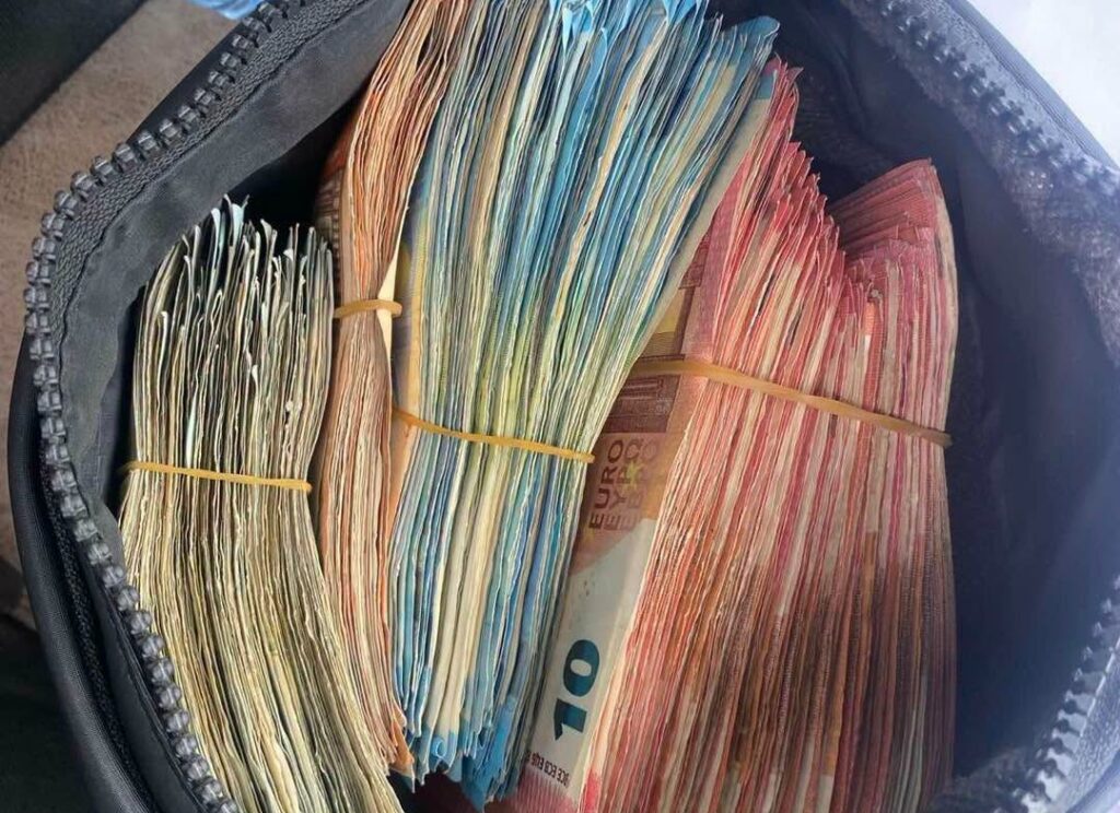 Dogana konfiskon 25 për qind të mjeteve monetare të padeklaruara të gjetura në një automjet në Vërmicë