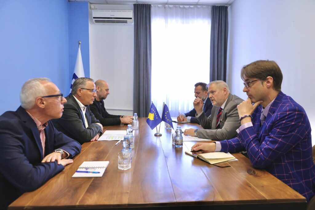 Hamza pret në takim eurodeputetin Terras  Kosovës i duhen institucione funksionale dhe rikthimi i besimit të partnerëve