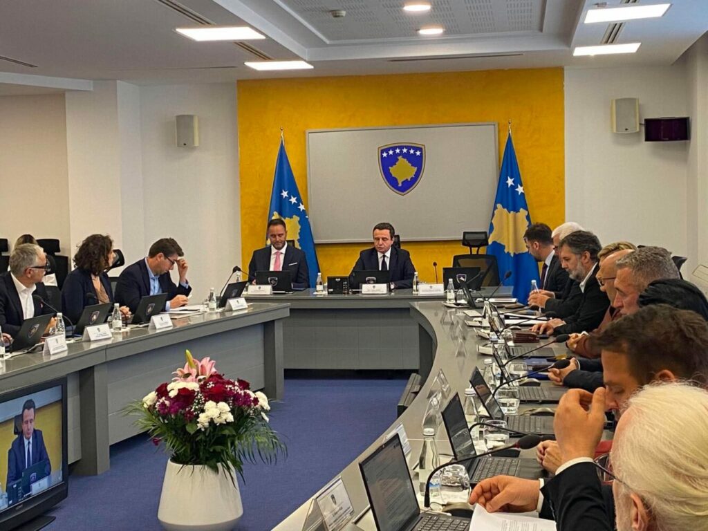 Kurti  Kthimi i ish prokurorëve dhe ish gjyqtarëve serbë duhet të bëhet vetëm sipas Kushtetutës dhe ligjit