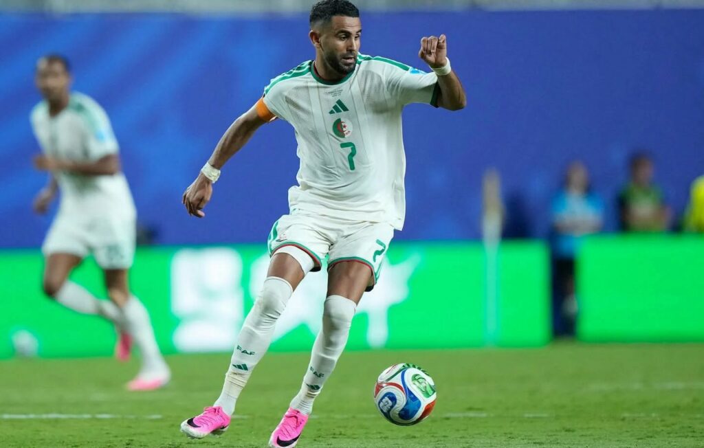 Riyad Mahrez i jep fund karrierës me Algjerinë
