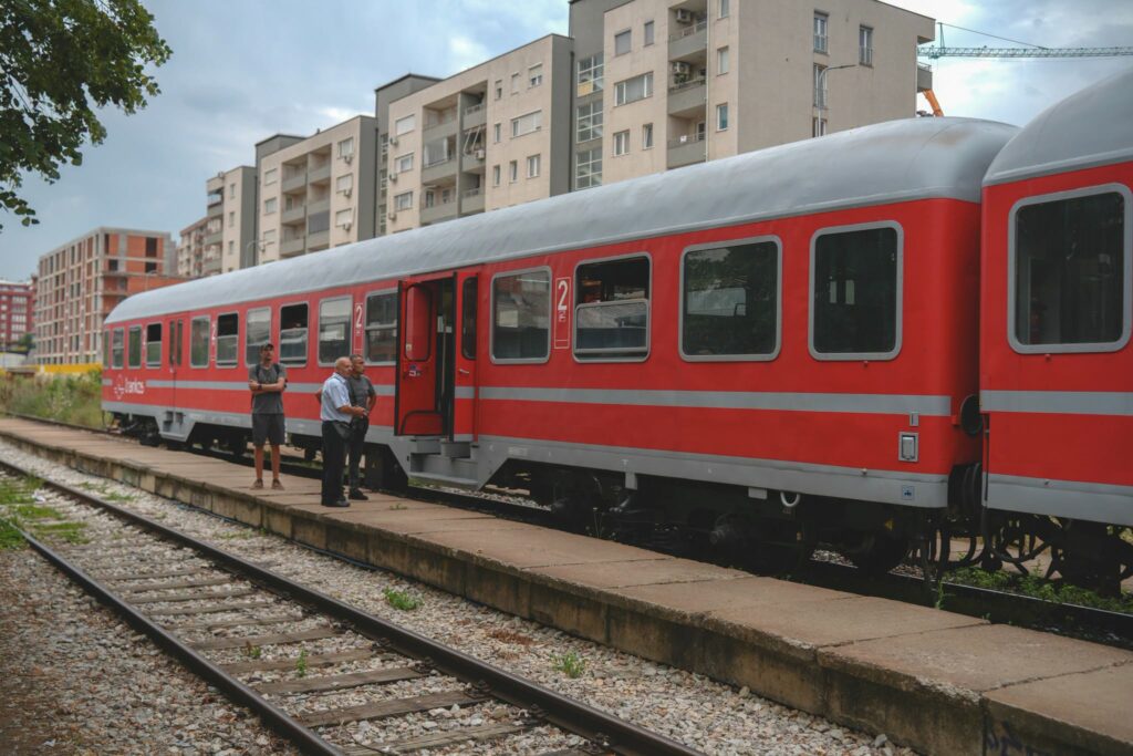 Rehabilitohen pesë vagonë të  Trainkos  në vlerë prej 423 mijë euro
