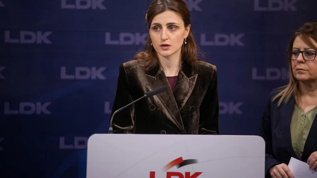 Ymeri  Deklarata e Vuçiqit për ndryshimin e lumit Ibër lidhet me kartën nacionaliste të LV së