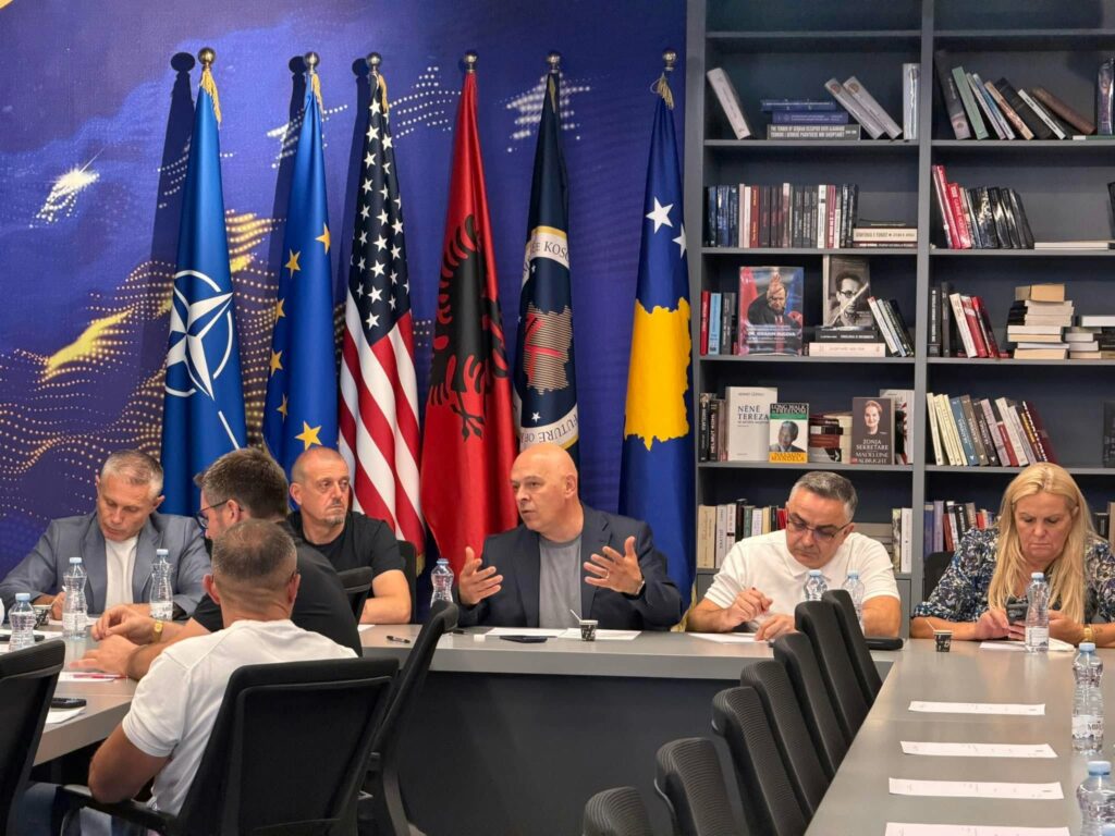 Gjini pas mbledhjes së Kryesisë së Aleancës  Kosova rrezikon bllokadën totale  po shpërfillet Kushtetuta