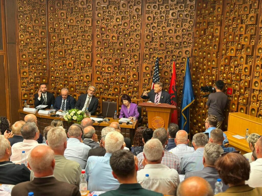 DioGuardi  Për shekuj shqiptarët janë varrosur nga armiqtë e tyre