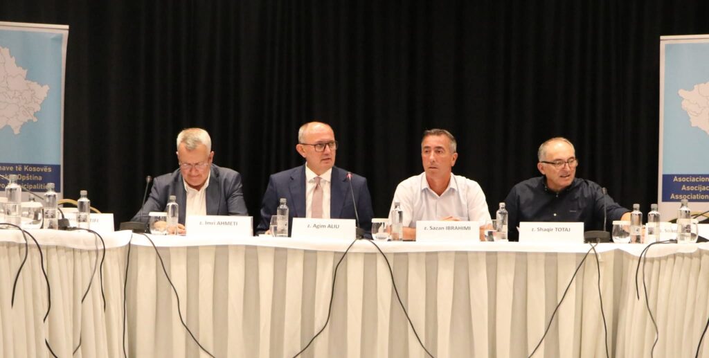 AKK kundërshton Projektligjin për Pronën Publike  Kryetarët e komunave unanimisht kundër centralizimit