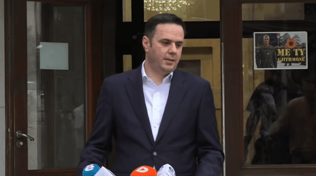 Abdixhiku tregon çfarë Presidenti kërkon LDK ja  Ta dojë dhe ta mbrojë Republikën