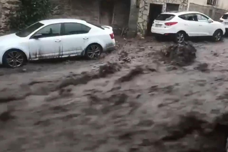 Reshjet e dendura godasin Spanjën  dy gra humbin jetën